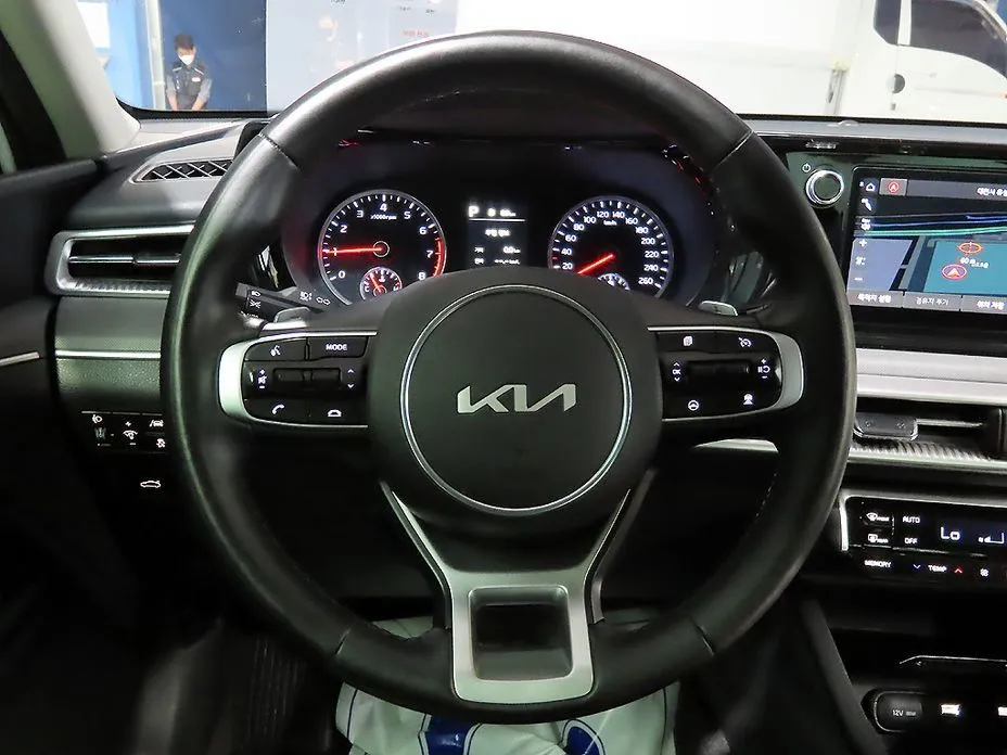Kia K5 2023 из KR, фото 2
