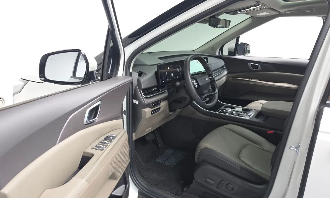 Kia Carnival — фото 10