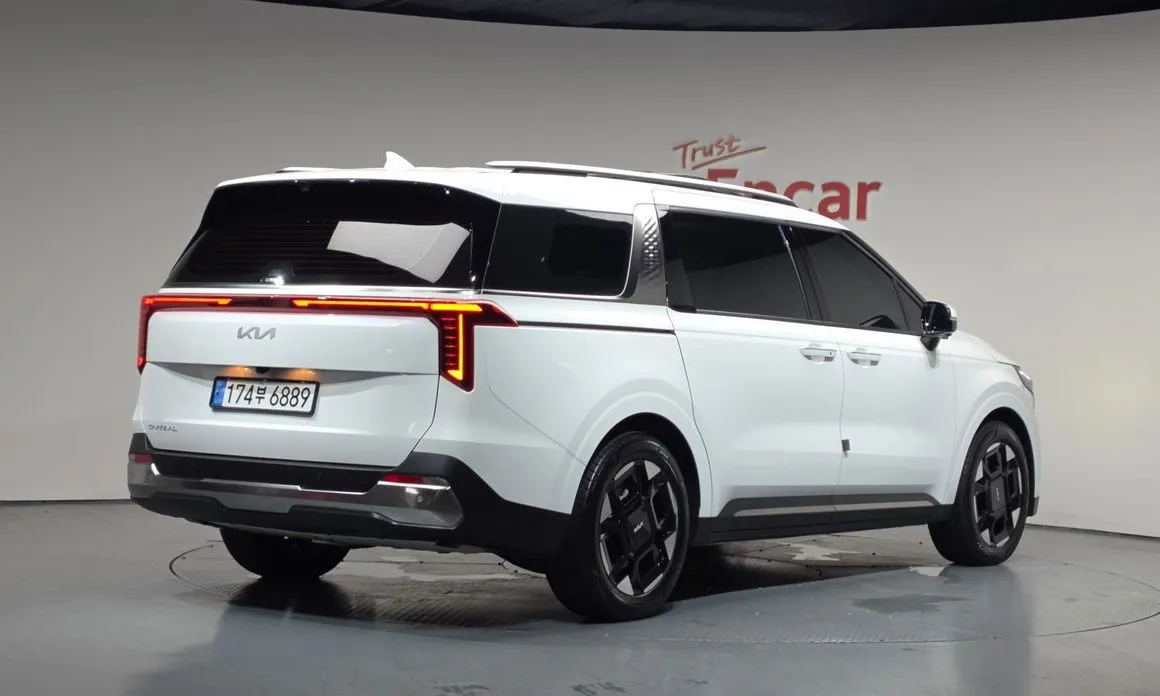 Kia Carnival — фото 3