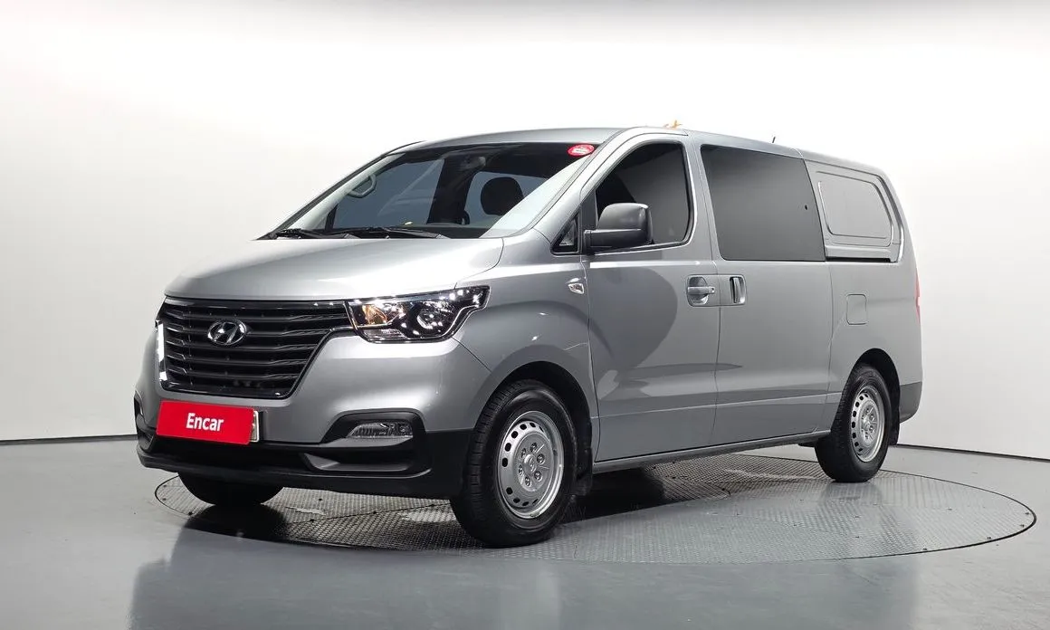 Hyundai Starex — фото 1