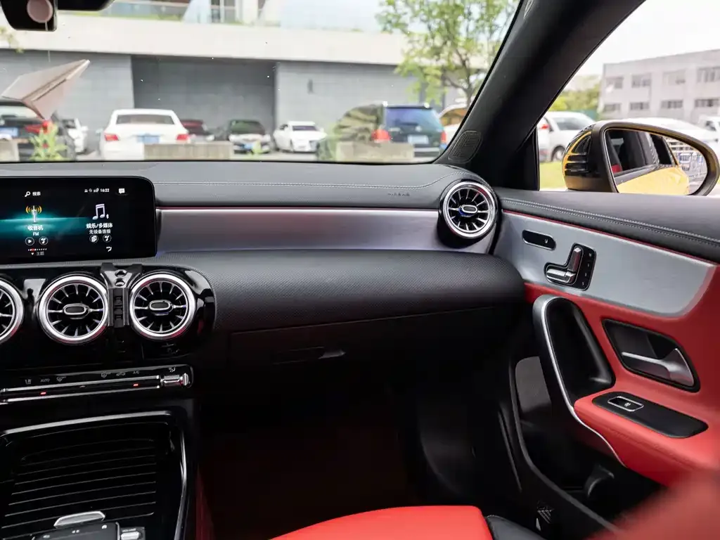 Mercedes-Benz CLA AMG — фото 2