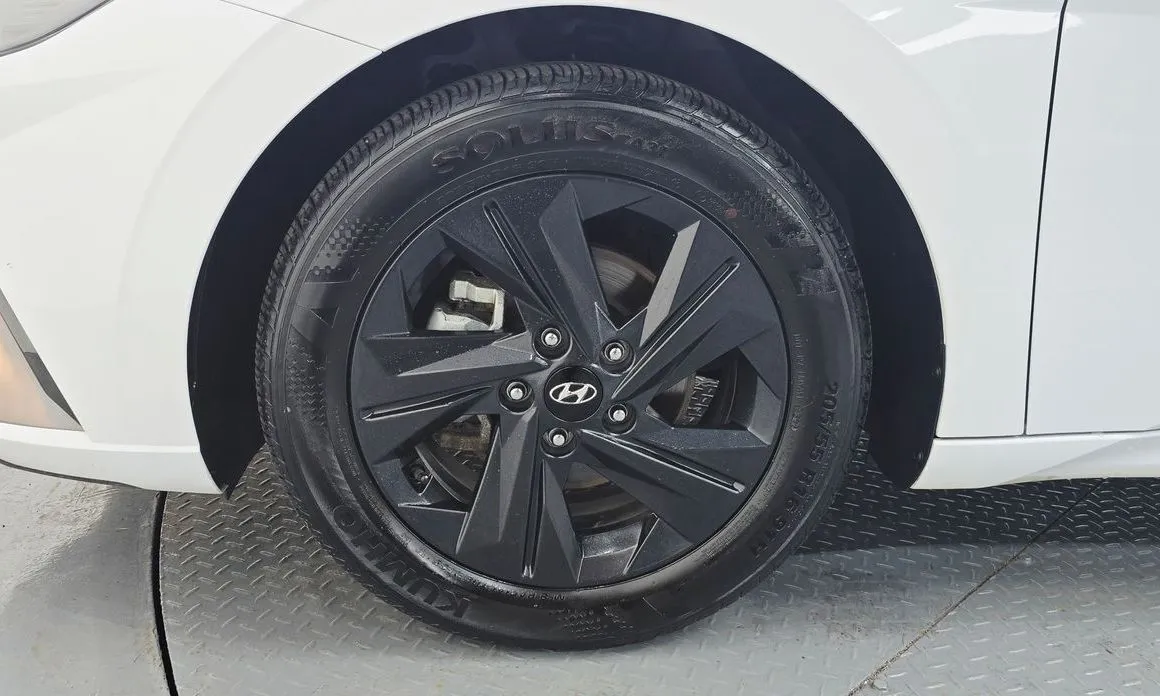 Hyundai AVANTE — фото 2
