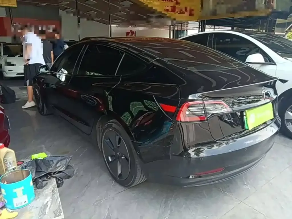 Tesla Model 3 — фото 4
