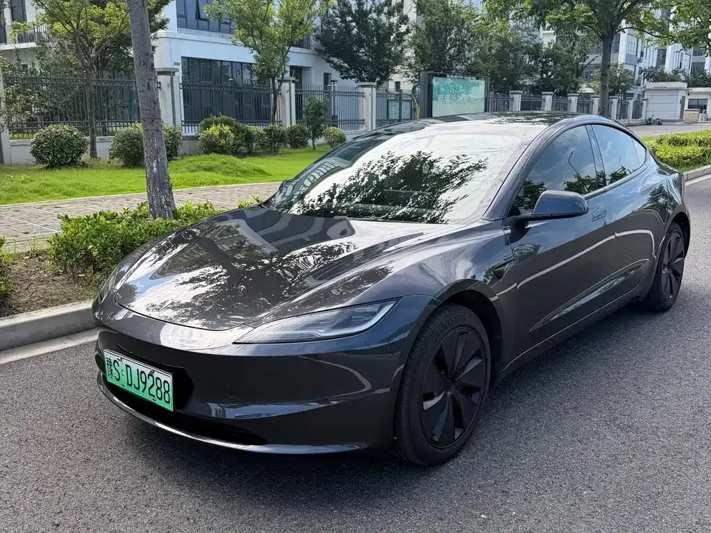 Tesla Model 3 — фото 9