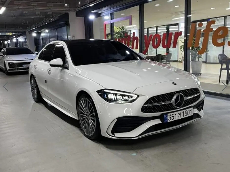 Mercedes-Benz C-Class C300 4MATIC AMG Line 1
