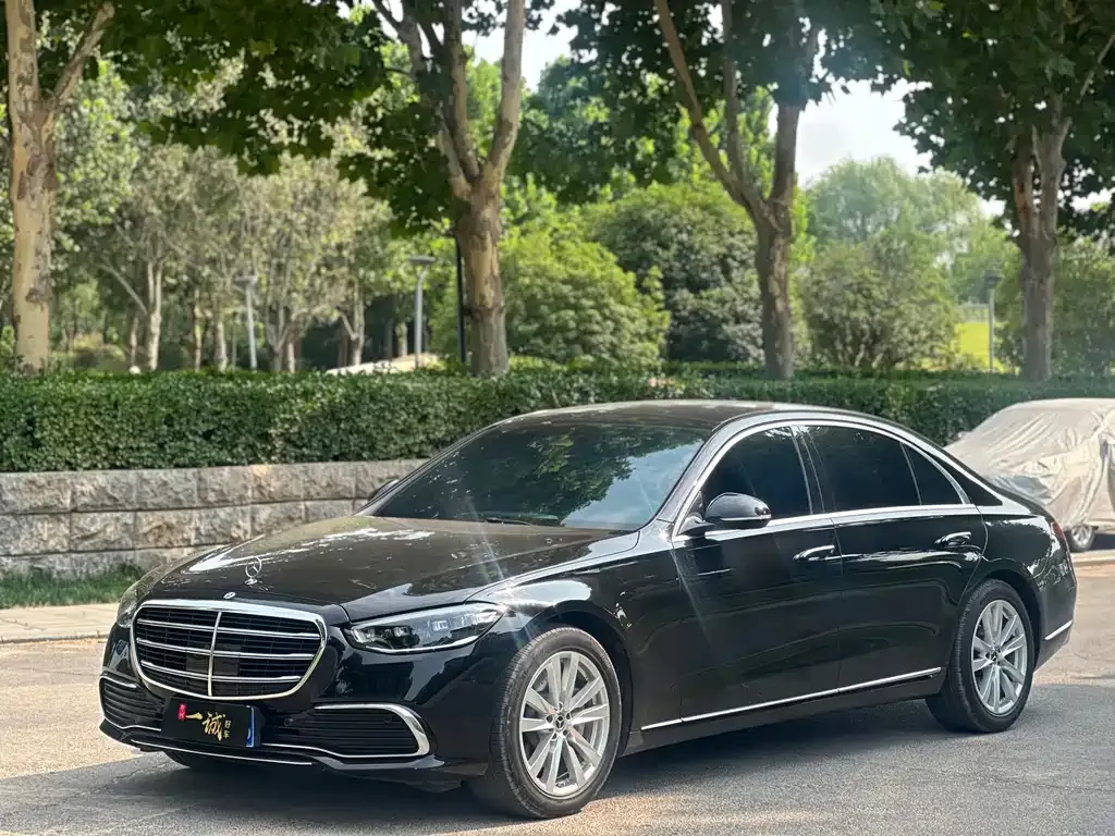 Mercedes-Benz S-Class — фото 1