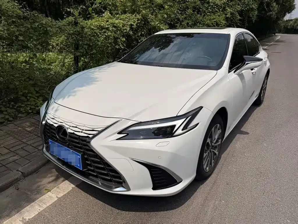 Lexus ES — фото 8