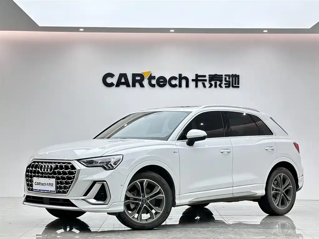 Audi Q3 — фото 1