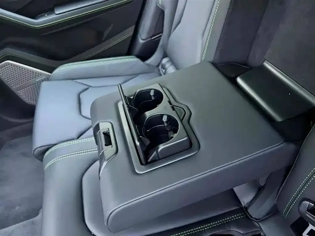 Lamborghini Urus 2022 из CN, фото 2