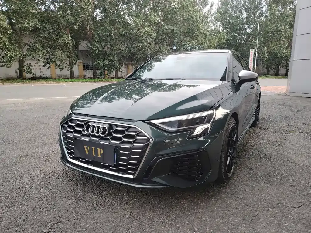 Audi A3 — фото 1