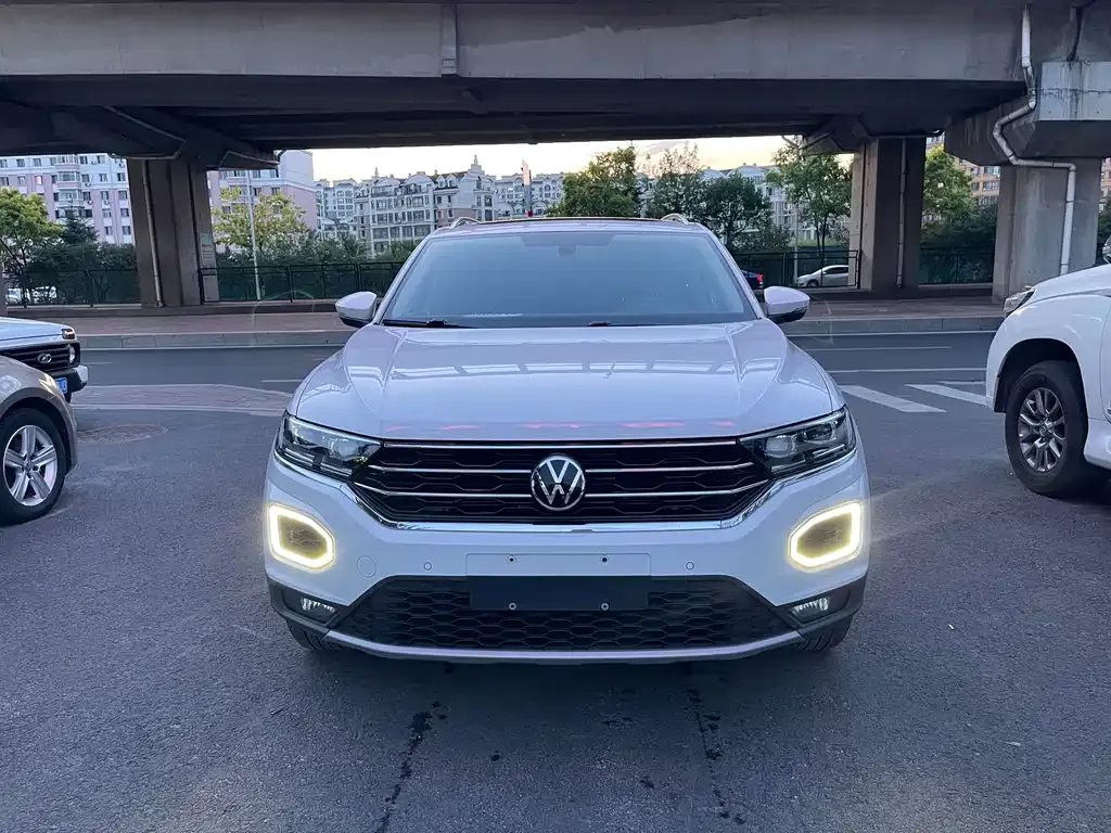 Volkswagen T-Roc — фото 3