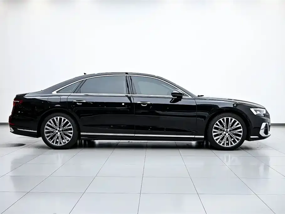 Audi A8 — фото 7