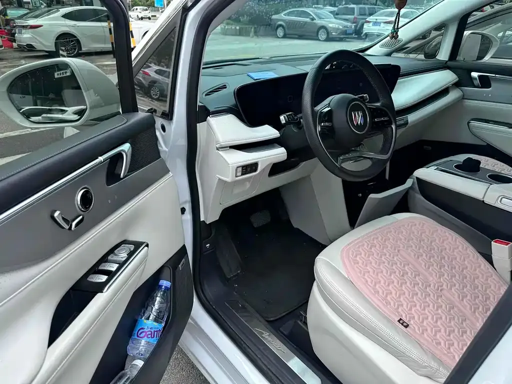 Buick GL8 Hybrid — фото 9