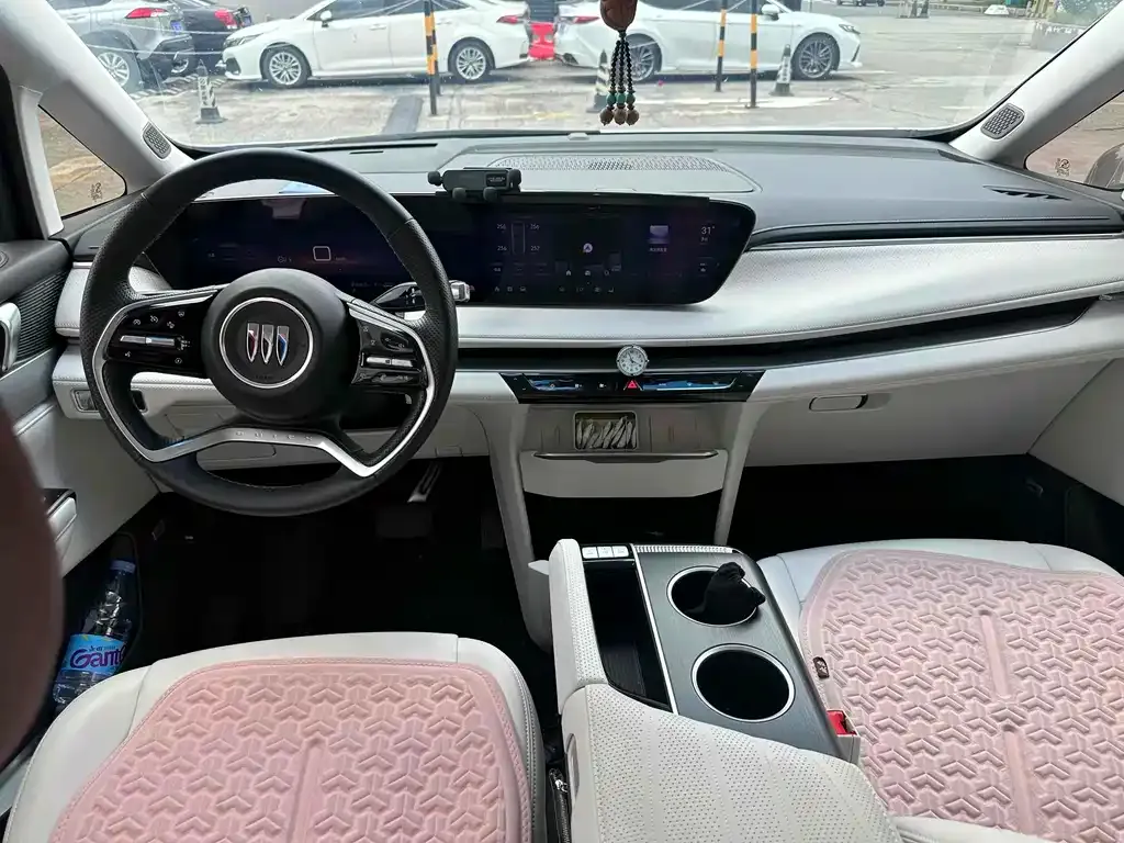 Buick GL8 Hybrid — фото 3