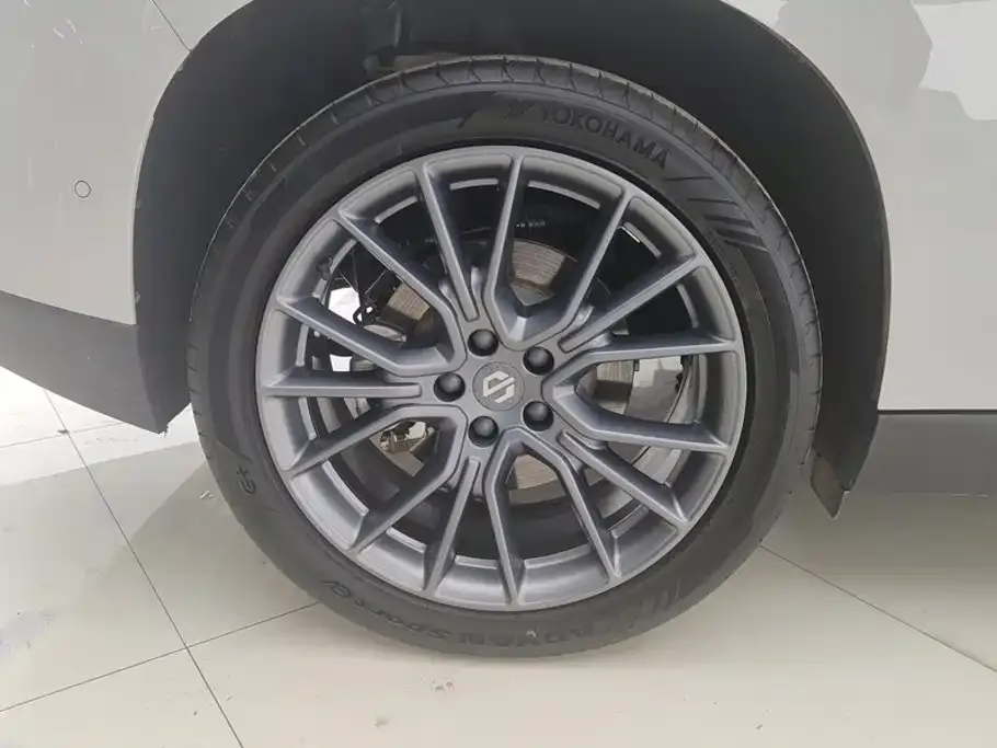 Leapmotor C10 — фото 10