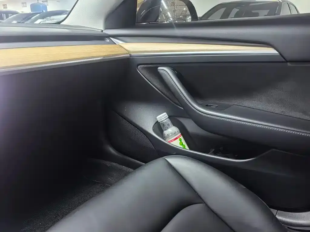 Tesla Model 3 — фото 2