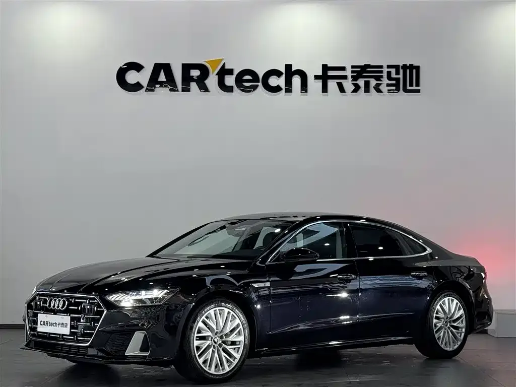Audi A7L — фото 1
