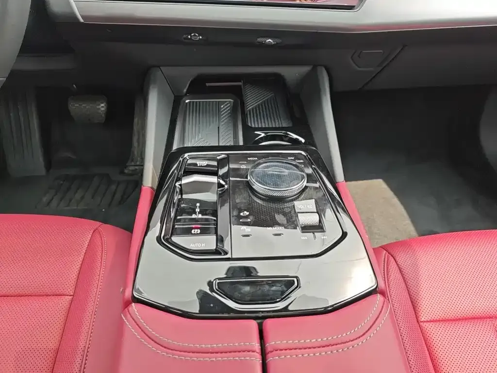 BMW i5 — фото 9