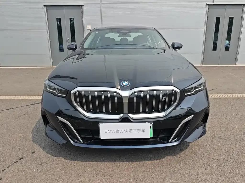 BMW i5 — фото 5