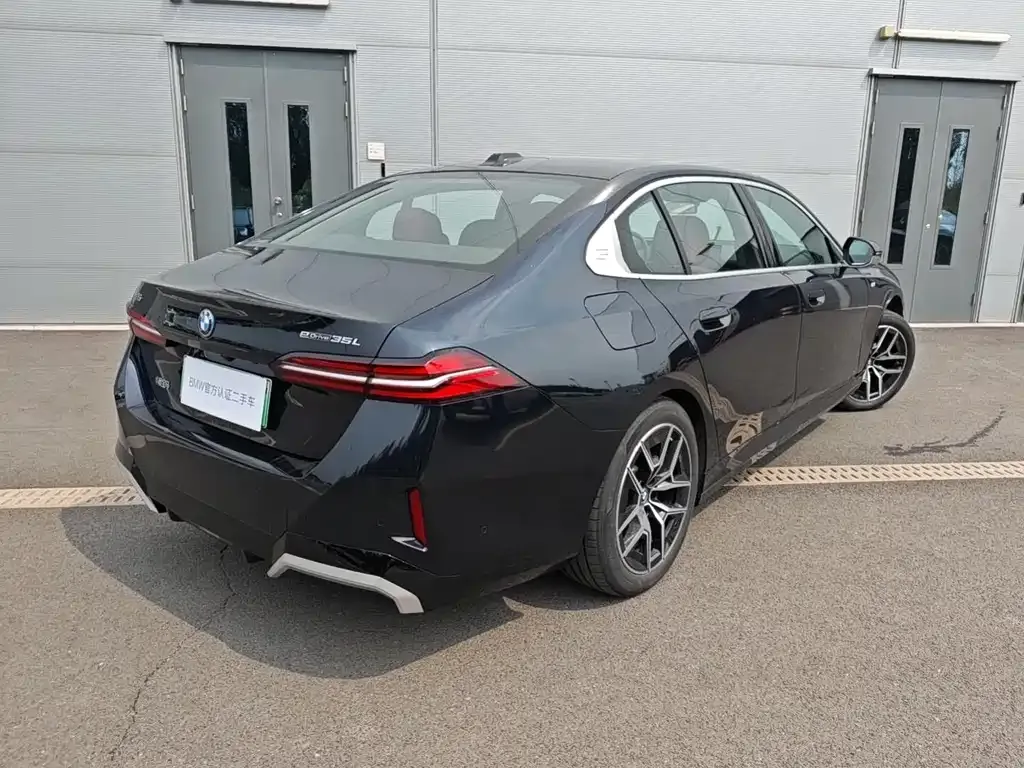 BMW i5 — фото 10