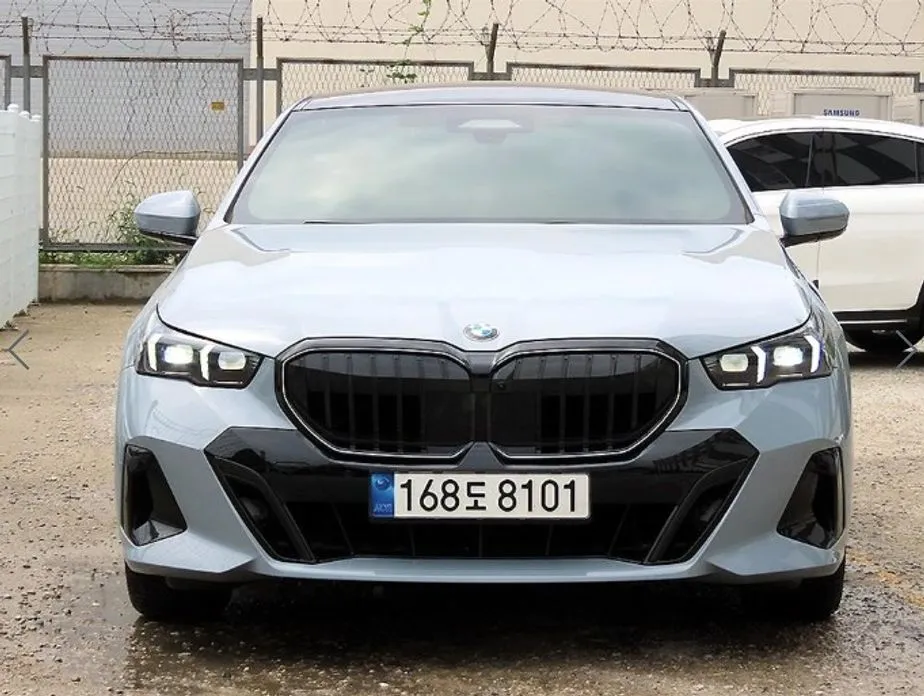 BMW 5-Series — фото 1