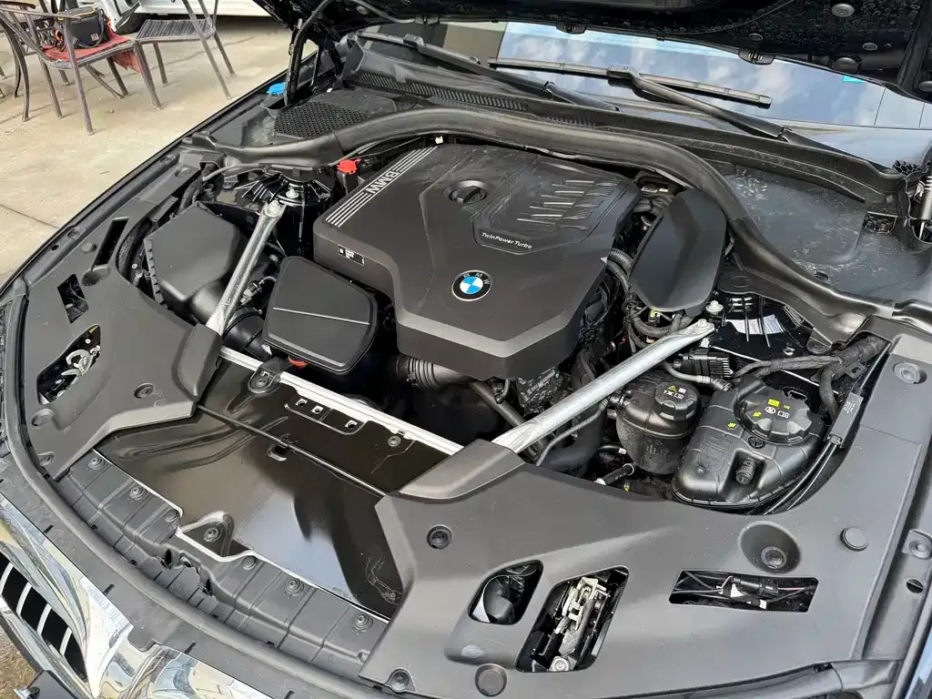 BMW 5 Series — фото 10
