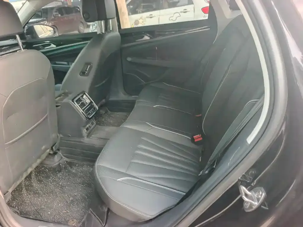 Volkswagen Passat — фото 9