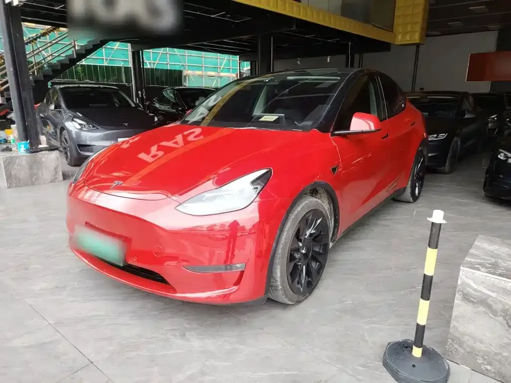 Tesla Model Y — фото 6