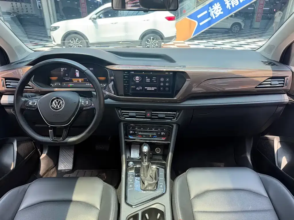 Volkswagen Tharu — фото 8