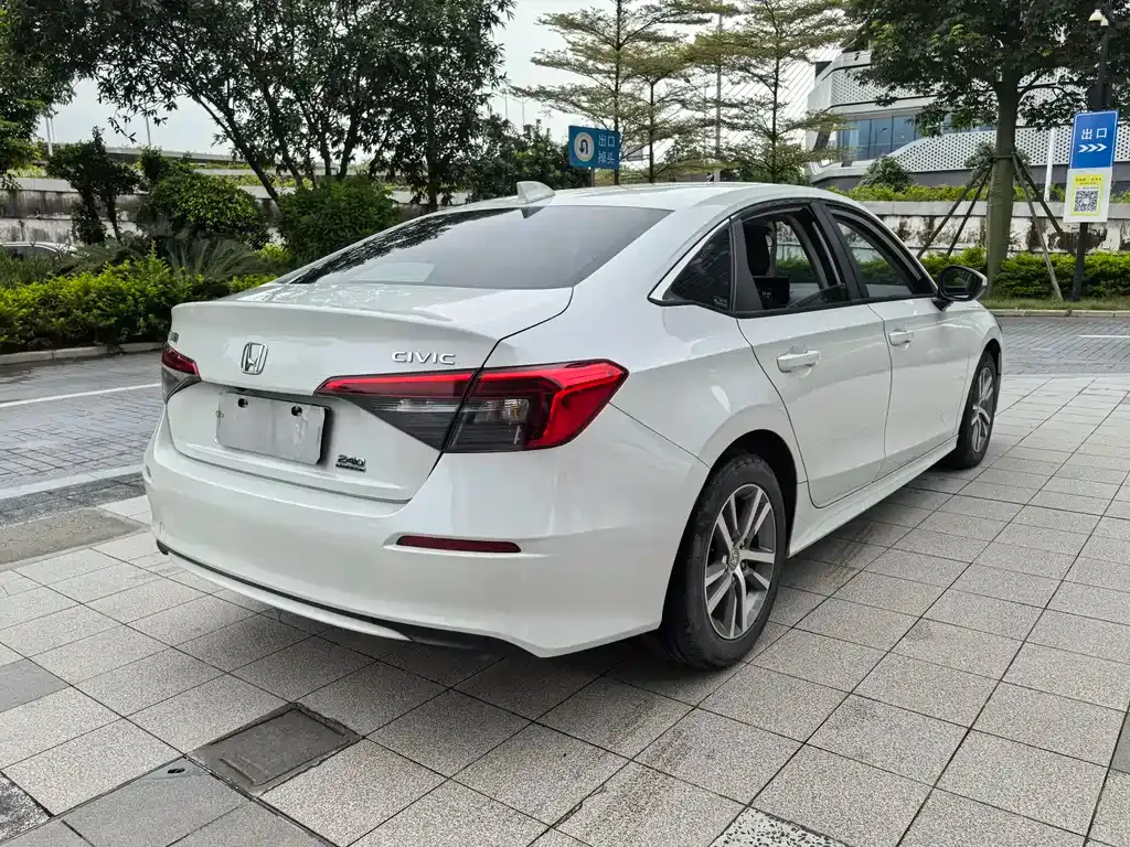 Honda Civic — фото 7
