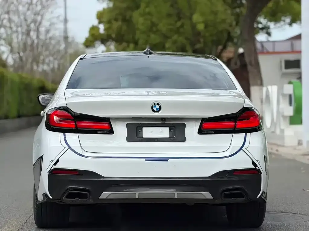 BMW 5 Series — фото 4