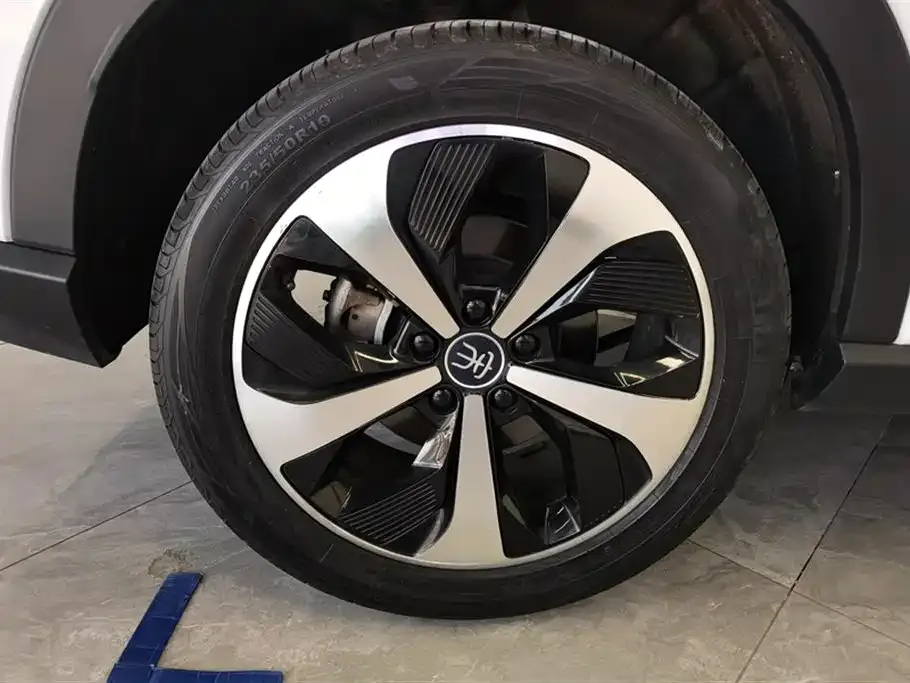 BYD PLUS New Energy — фото 10
