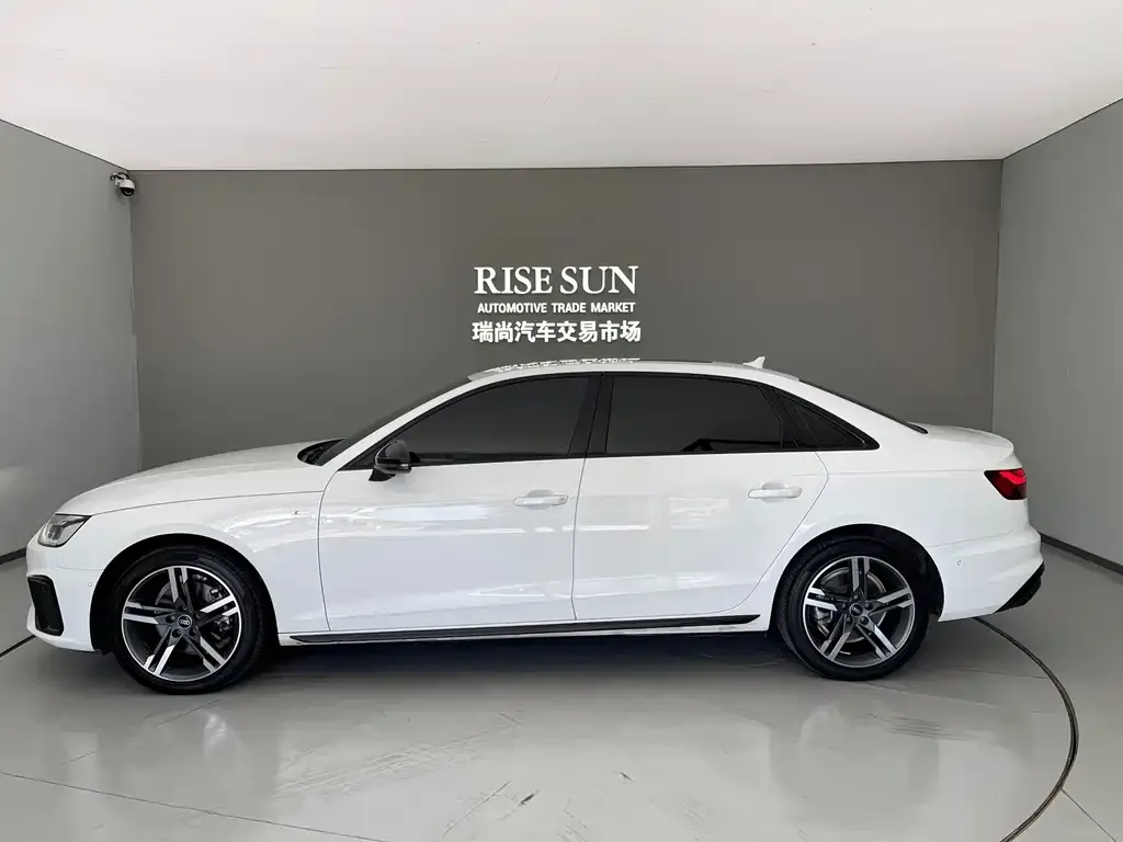 Audi A4L — фото 7