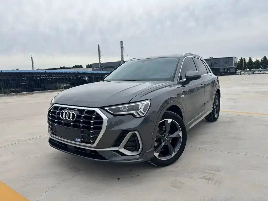 Audi Q3 — фото 1
