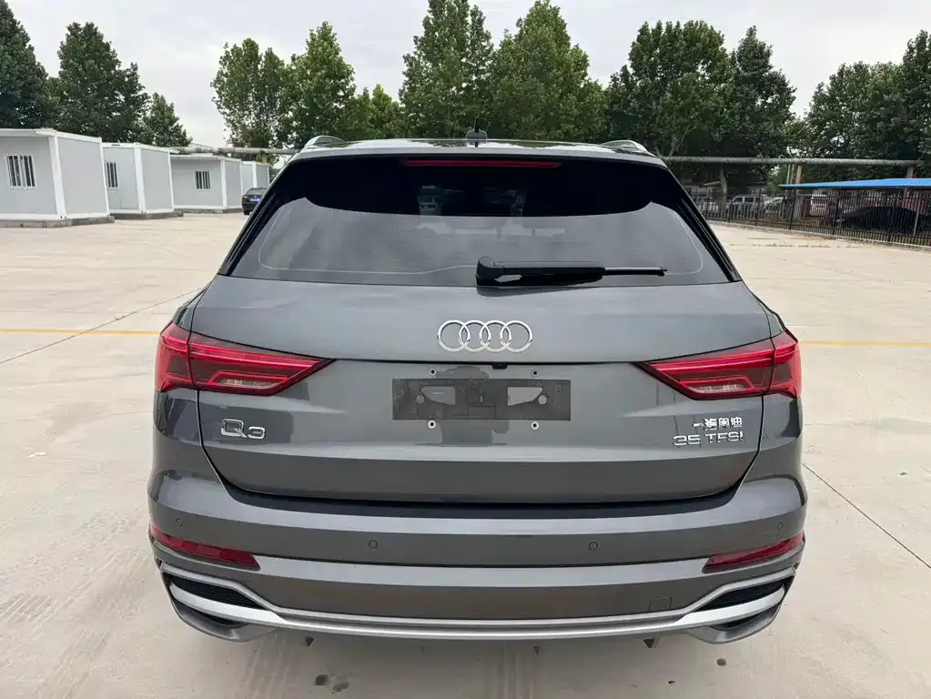 Audi Q3 — фото 8