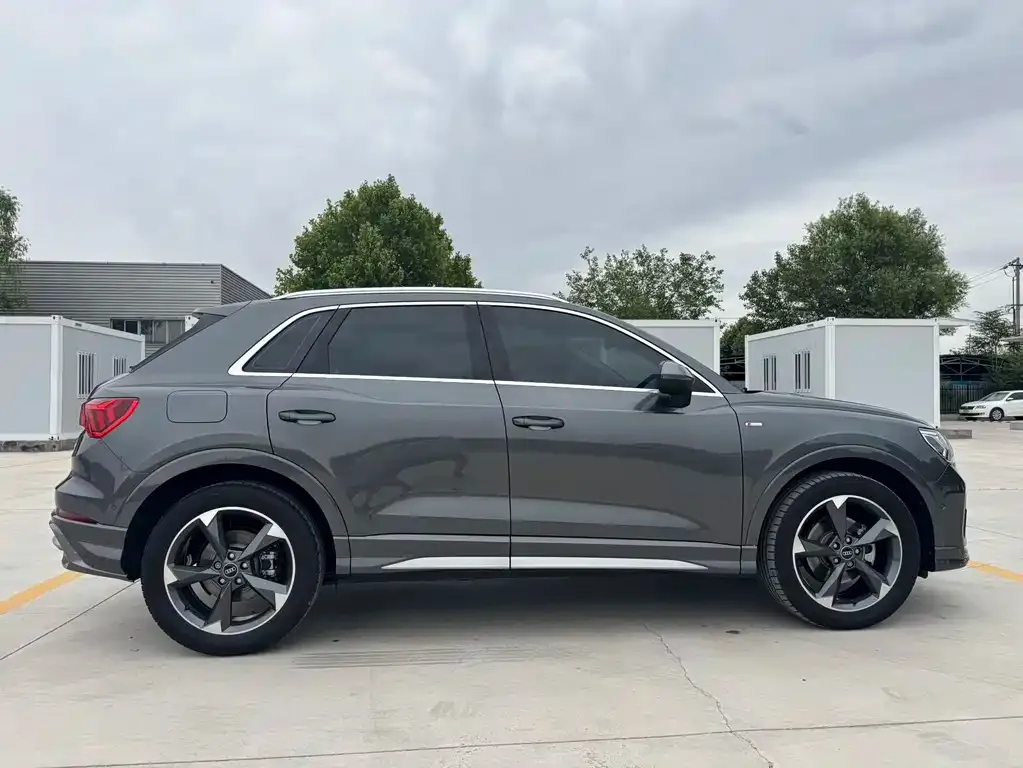 Audi Q3 — фото 10
