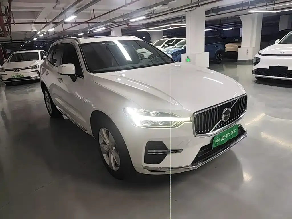 Volvo XC60 — фото 6