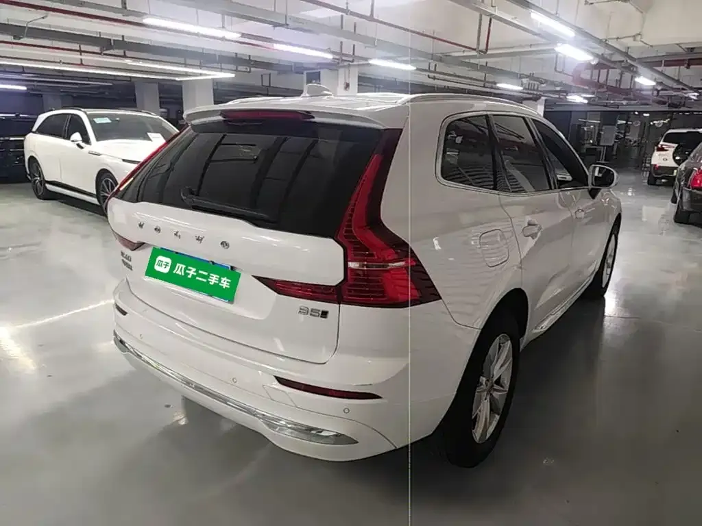 Volvo XC60 — фото 10