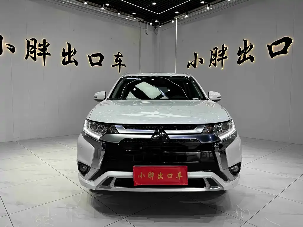 Mitsubishi Outlander — фото 10