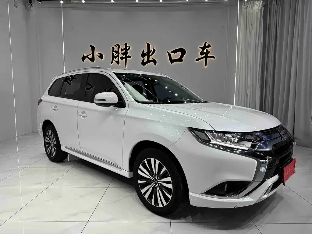 Mitsubishi Outlander — фото 7