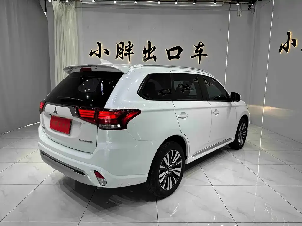 Mitsubishi Outlander — фото 6