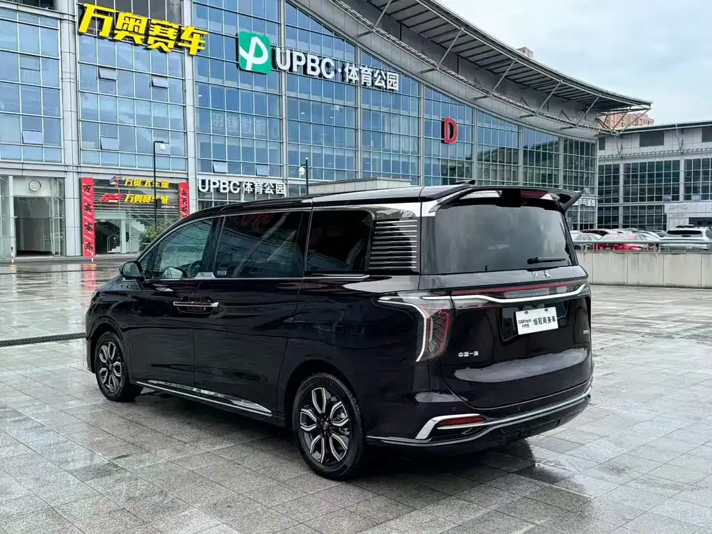 Hongqi HQ9 — фото 10