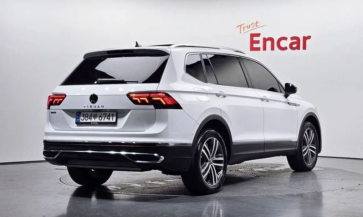 Volkswagen Tiguan — фото 10