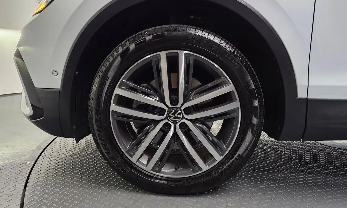 Volkswagen Tiguan — фото 8