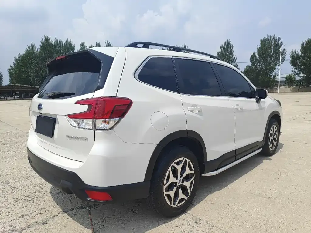 Subaru Forester — фото 7