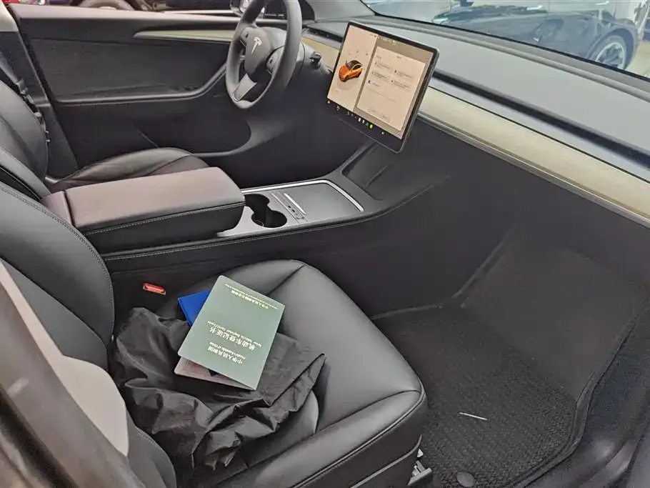 Tesla Model Y — фото 3