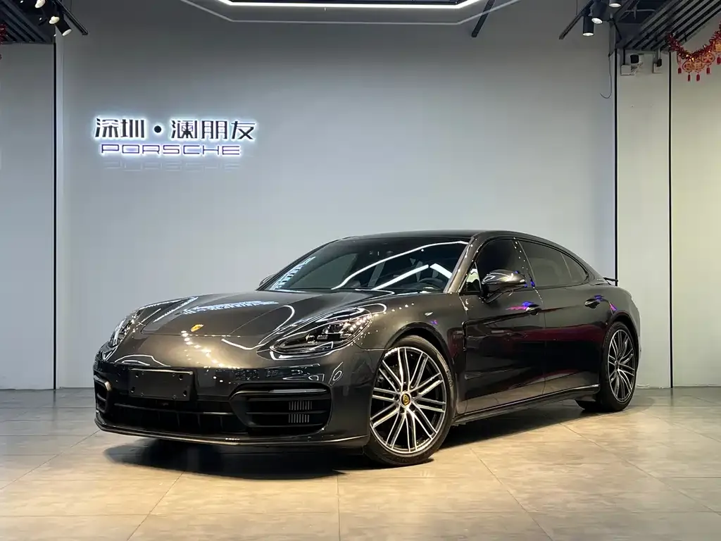 Porsche Panamera — фото 1