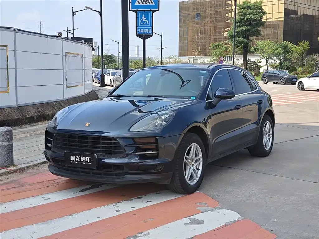 Porsche Macan — фото 1