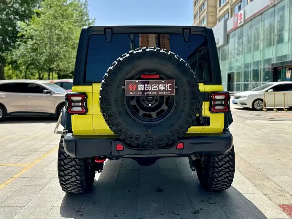 Jeep Wrangler — фото 7