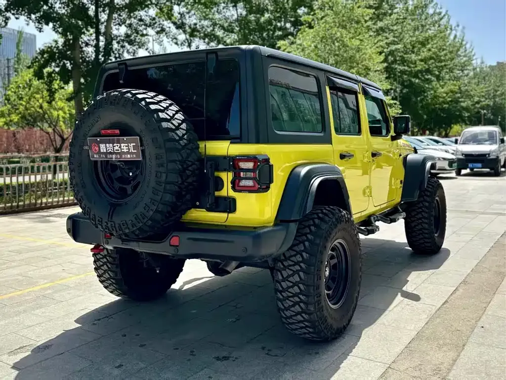 Jeep Wrangler — фото 10